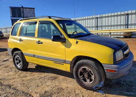 2002 Chevrolet Tracker z USA, uszkodzony, nr VIN 2CNBJ13C926947299
